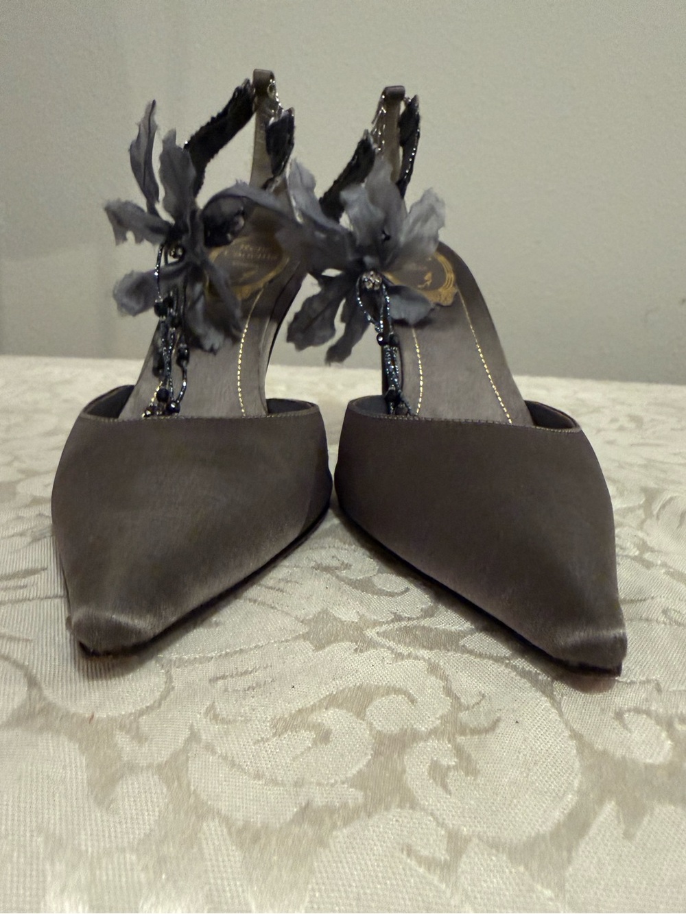 René Caovilla Satin Slingback Gray Taupe Beaded Floral Heels EU 38 Made in Italy - Picture 7 of 15
